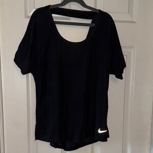 Nike Woman’s Top NWOT